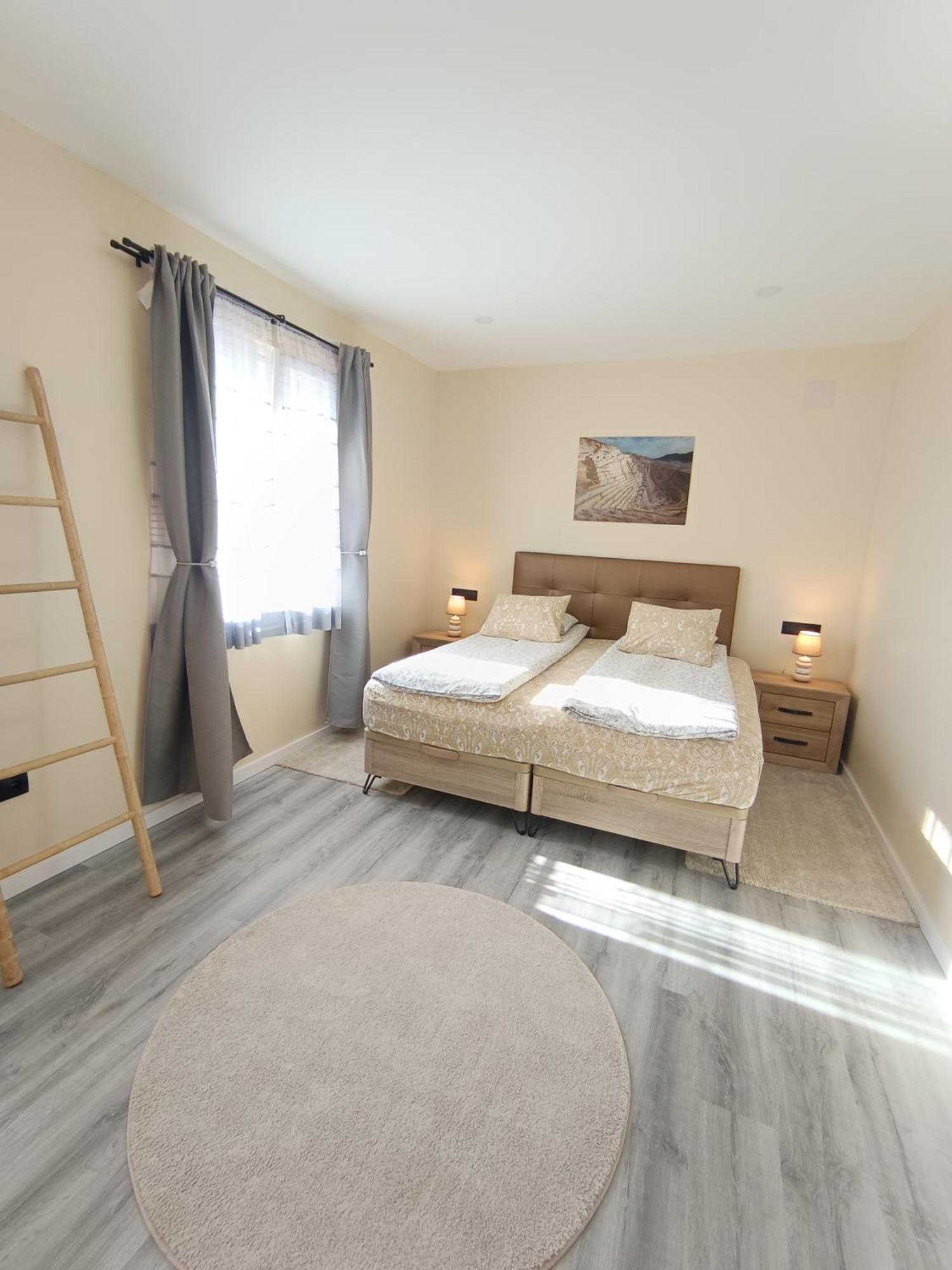 ピノーソ Casa Rosaヴィラ エクステリア 写真